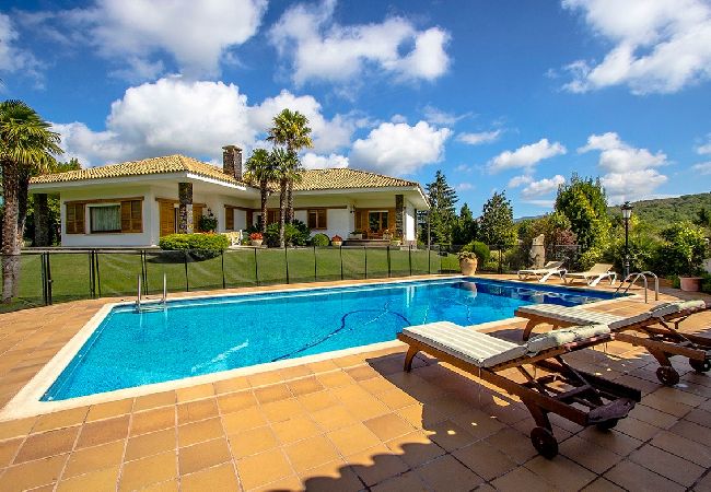 Villa en Gerona / Girona - Pintoresca villa con piscina en la Costa Brava