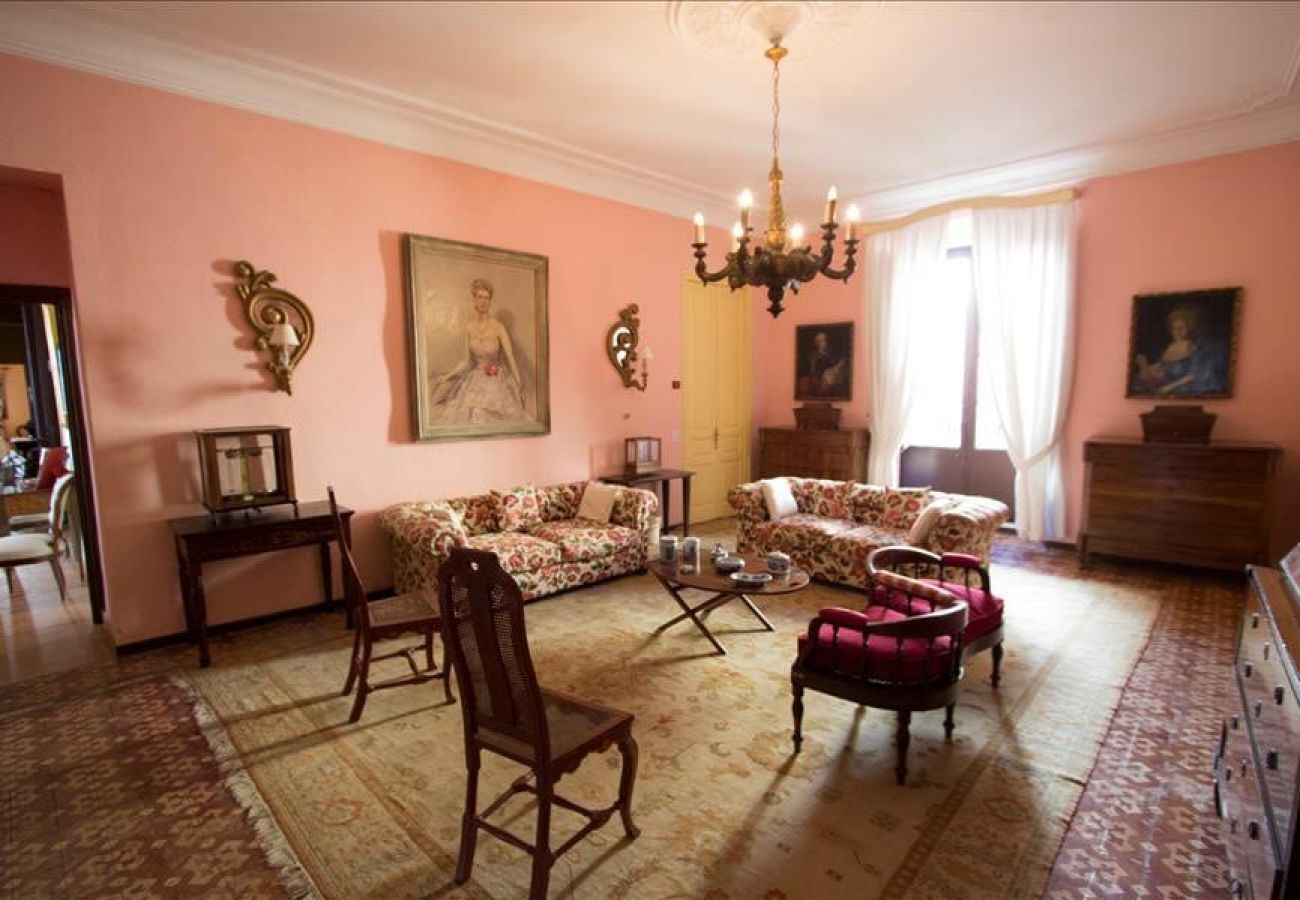 Villa en Banyeres del Penedès - ¡Impresionante e idílica mansión para 39 pax max!