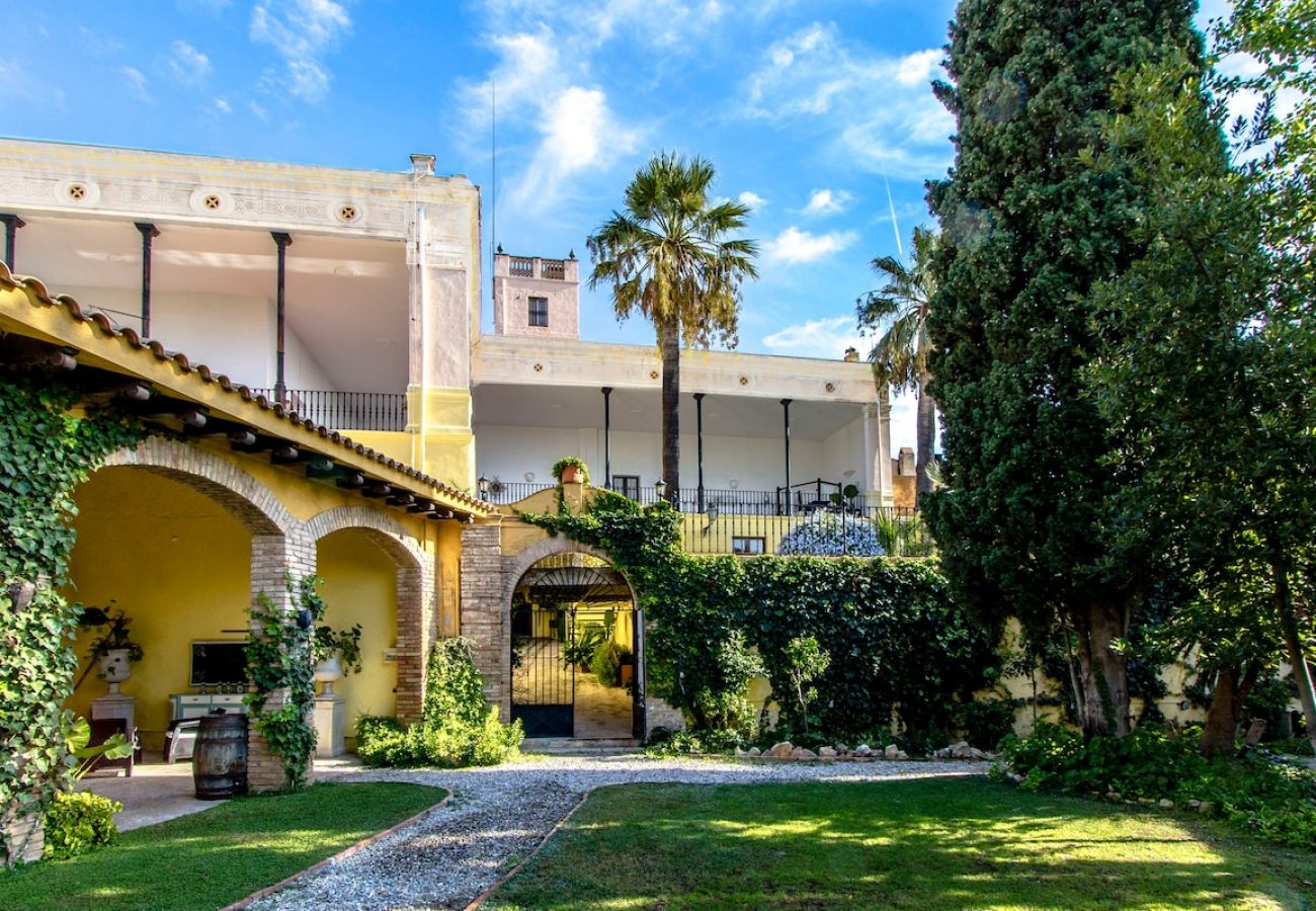 Villa en Banyeres del Penedès - ¡Impresionante e idílica mansión para 39 pax max!