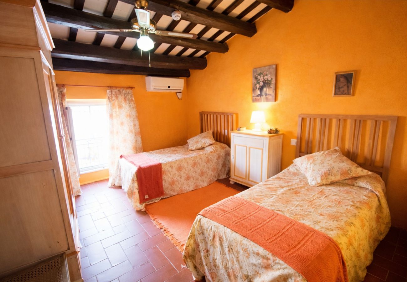 Villa en Banyeres del Penedès - ¡Impresionante e idílica mansión para 39 pax max!