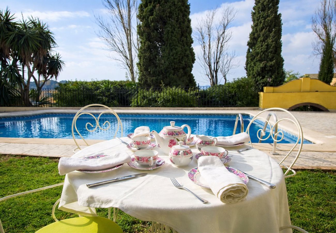 Villa en Banyeres del Penedès - ¡Impresionante e idílica mansión para 39 pax max!