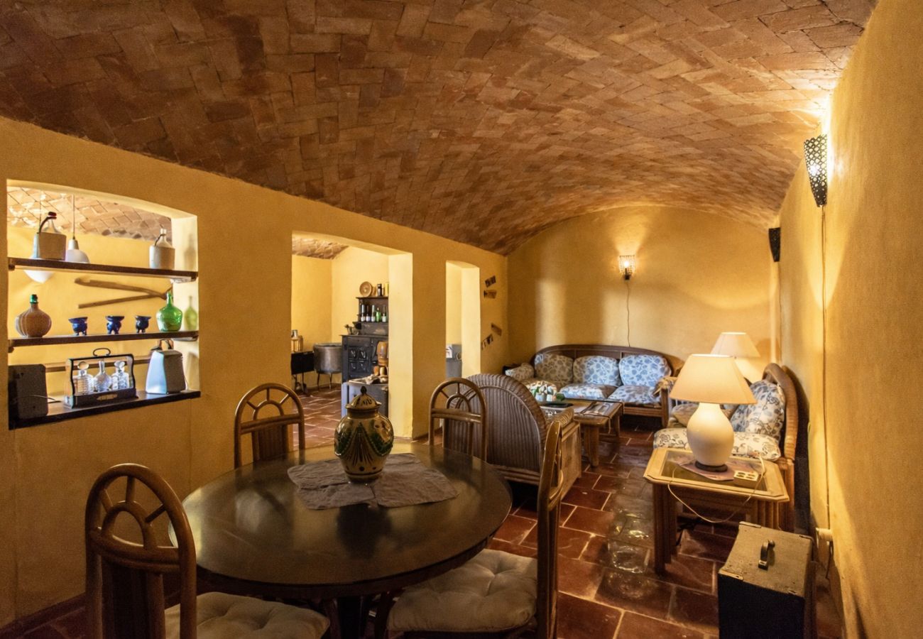 Villa en Banyeres del Penedès - ¡Impresionante e idílica mansión para 39 pax max!