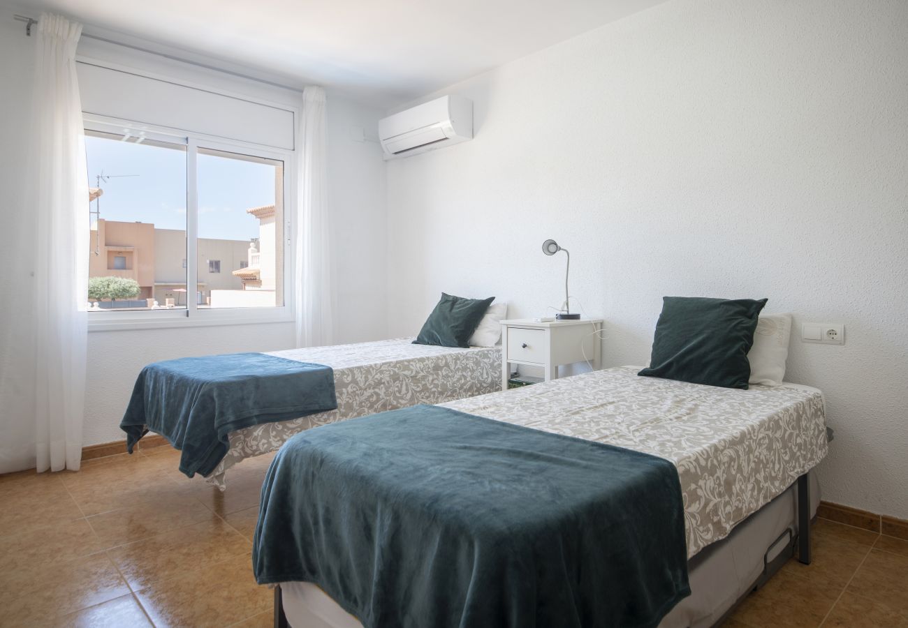 Villa en Miami Playa - Camina al pueblo y 200m a playa aislada!