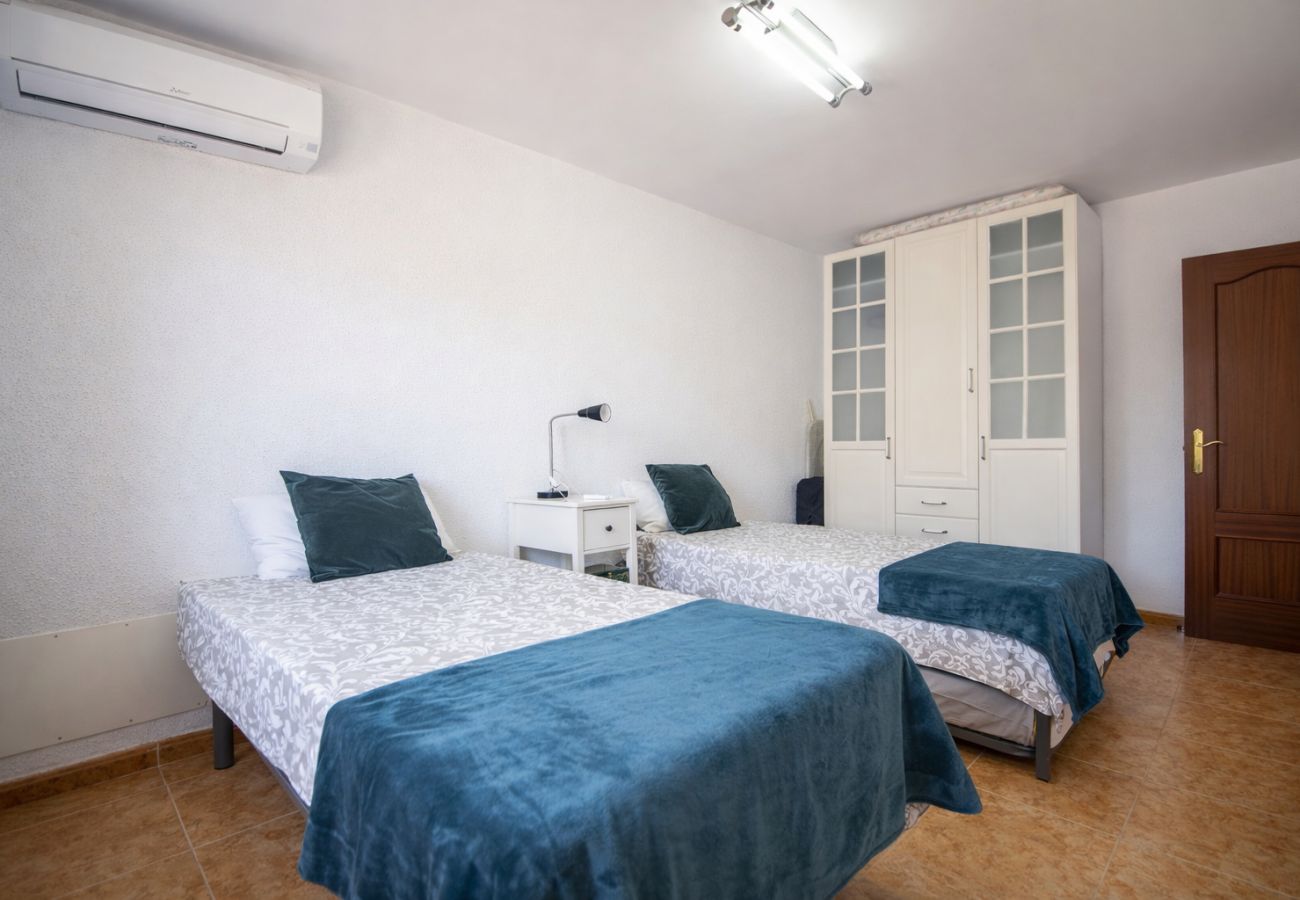 Villa en Miami Playa - Camina al pueblo y 200m a playa aislada!