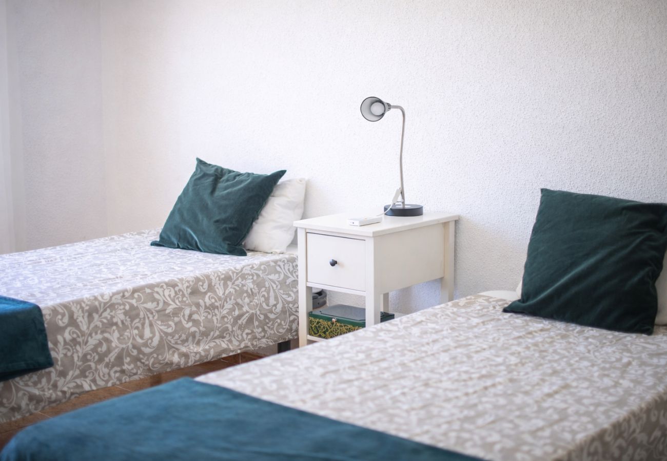 Villa en Miami Playa - Camina al pueblo y 200m a playa aislada!