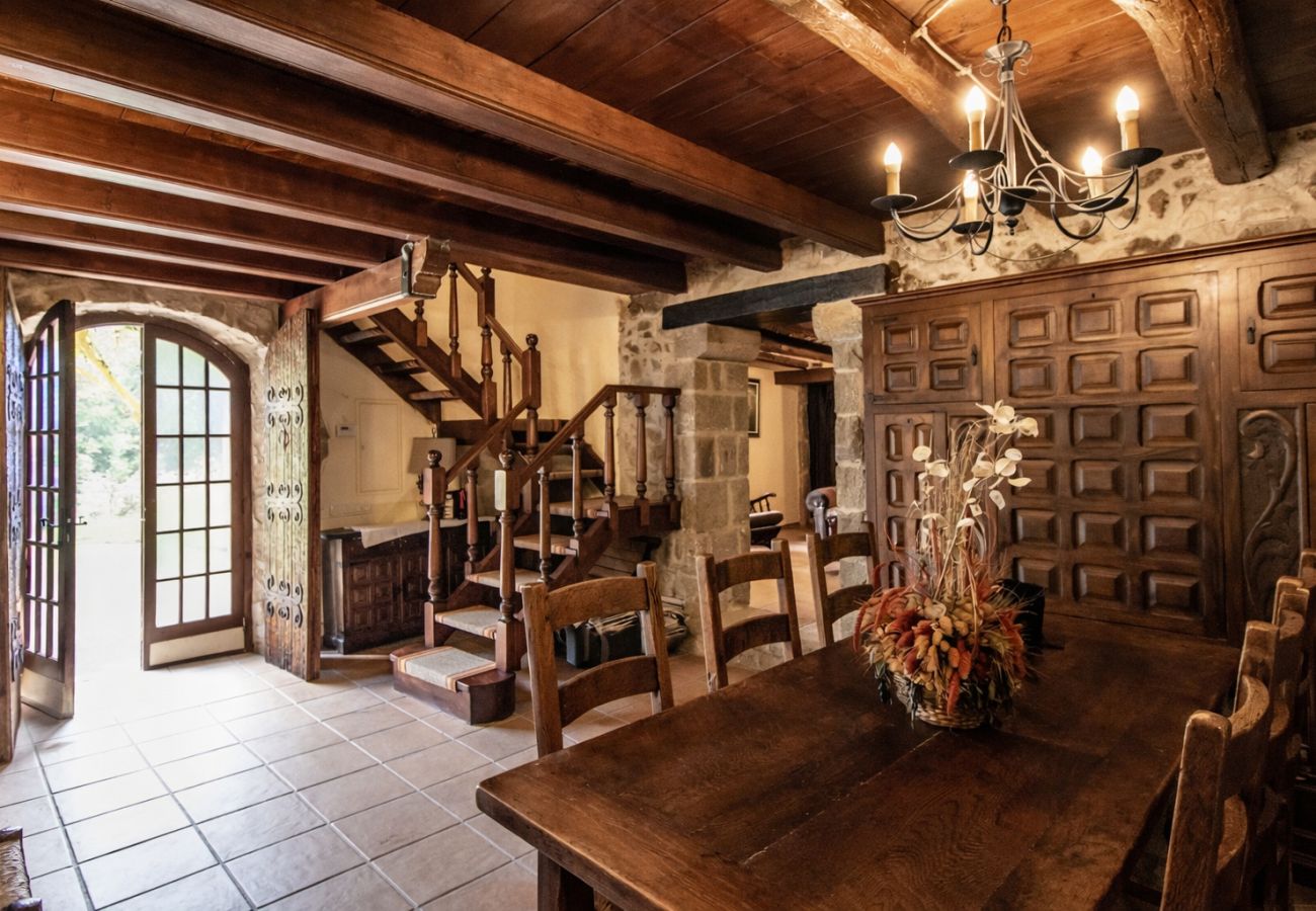 Villa en Sant Feliu de Buixalleu - Impresionante refugio de montaña en Costa Brava