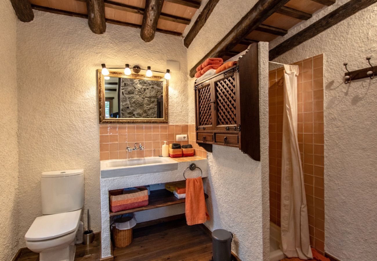 Villa en Sant Feliu de Buixalleu - Impresionante refugio de montaña en Costa Brava