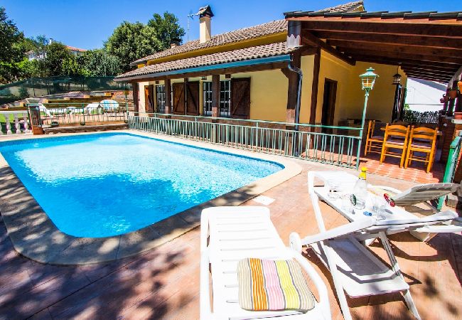 Villa en Santa Coloma de Farners - Villa en Costa Brava con piscina privada y jardín