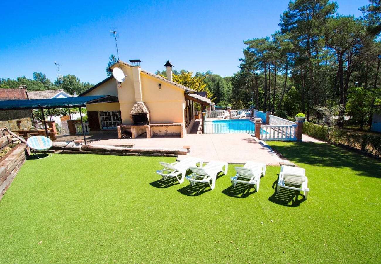 Villa en Santa Coloma de Farners - Villa en Costa Brava con piscina privada y jardín