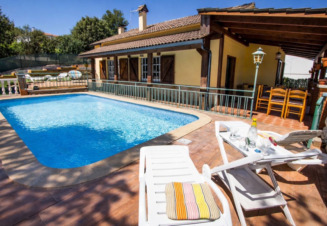Villa en Santa Coloma de Farners - Villa en Costa Brava con piscina privada y jardín