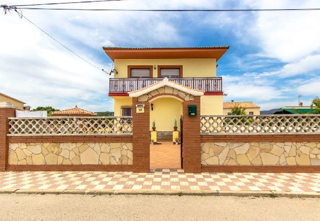 Villa en La Bisbal del Penedés - Escapada a la Costa Dorada con piscina privada