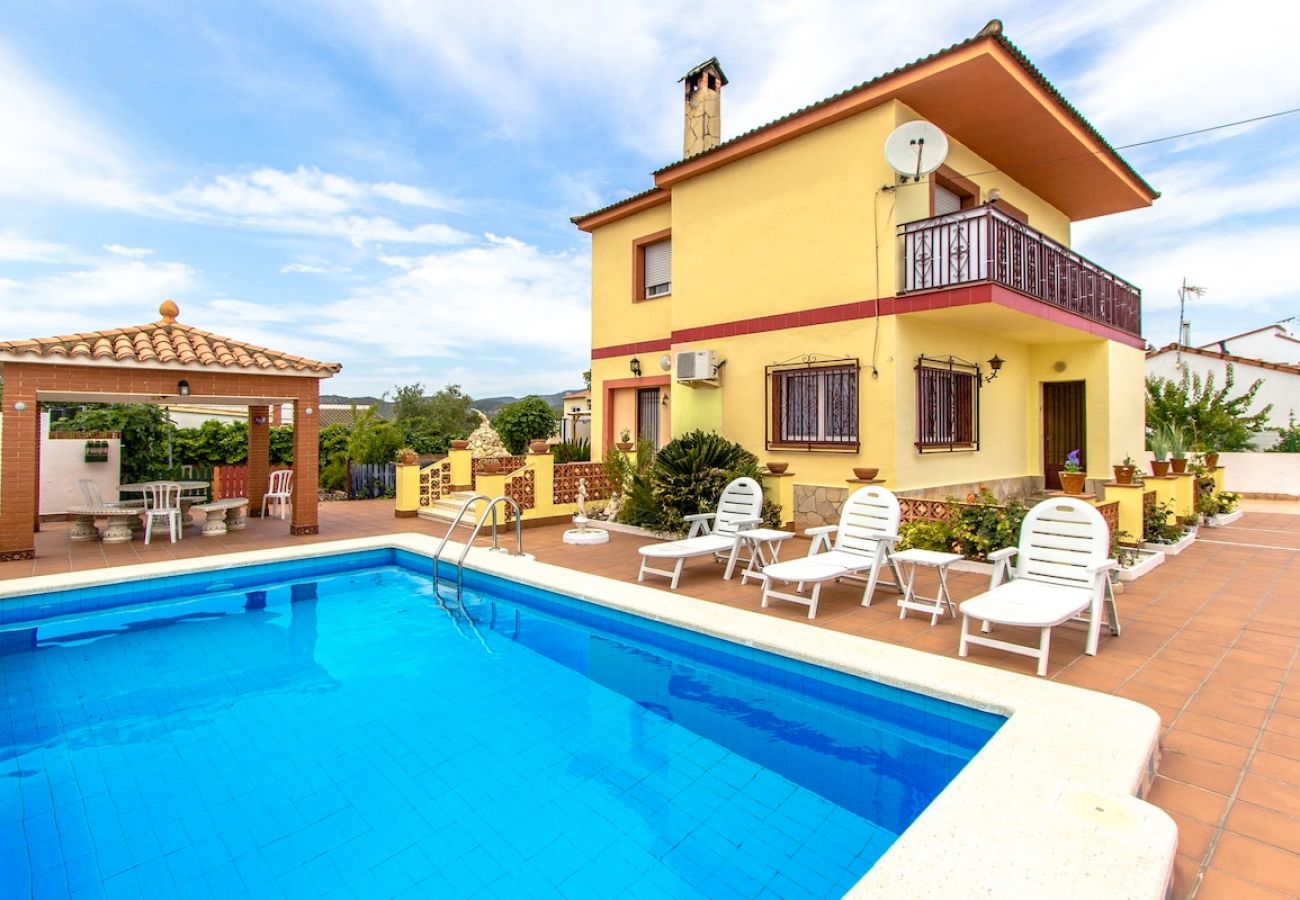 Villa en La Bisbal del Penedés - Escapada a la Costa Dorada con piscina privada
