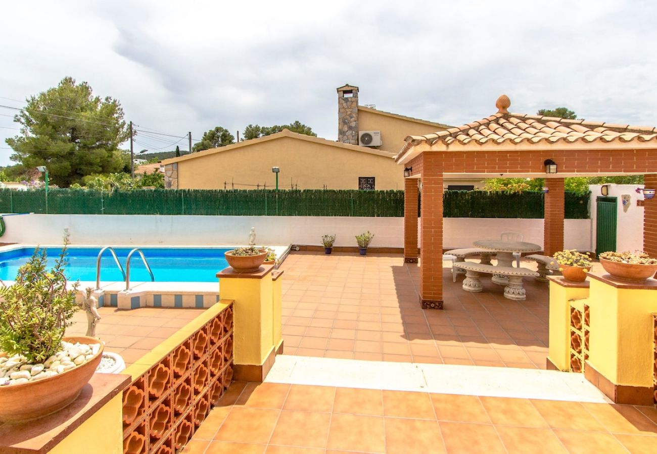 Villa en La Bisbal del Penedés - Escapada a la Costa Dorada con piscina privada