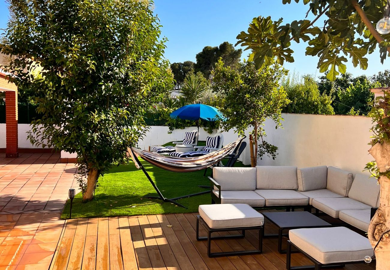 Villa en La Bisbal del Penedés - Escapada a la Costa Dorada con piscina privada