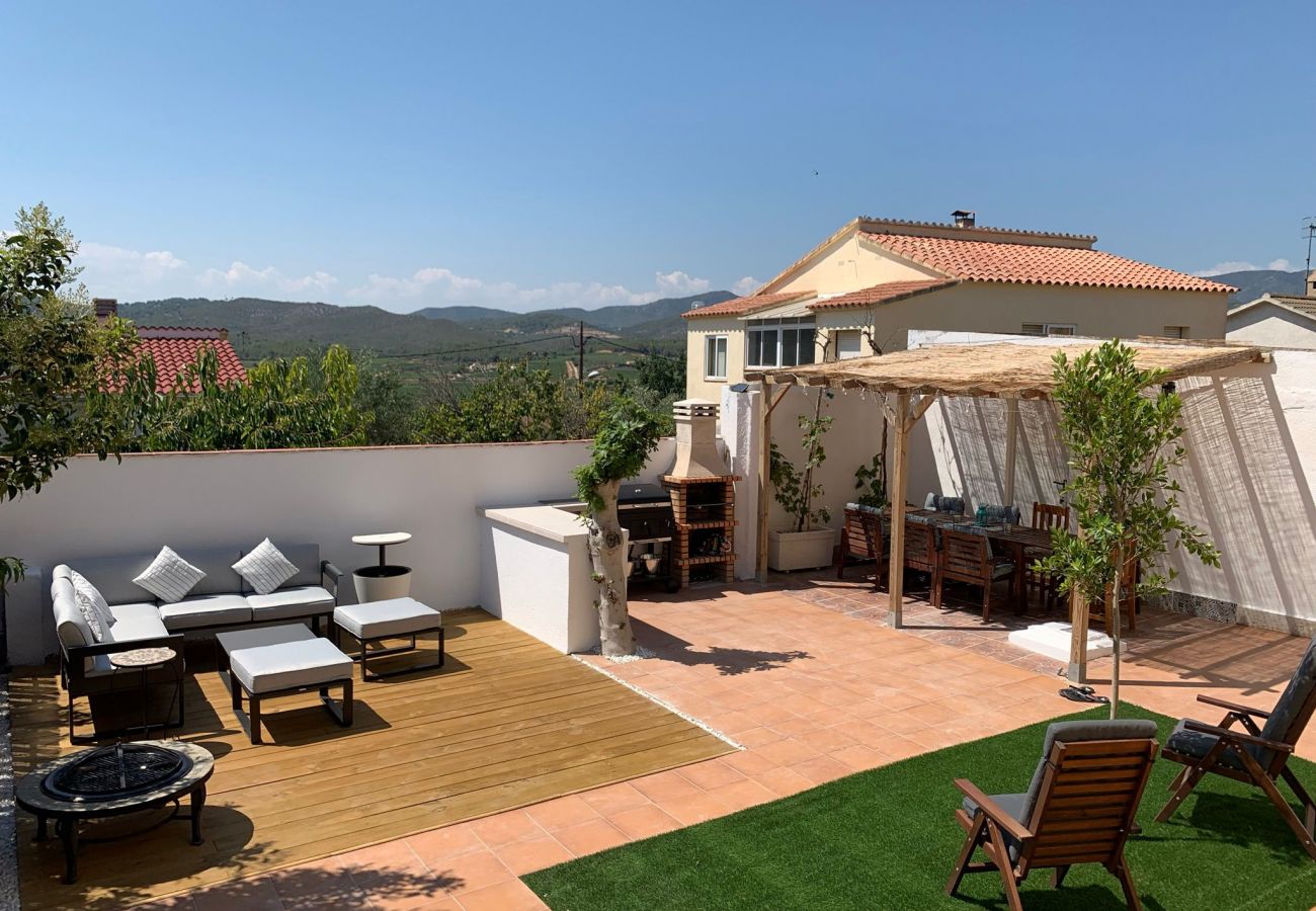 Villa en La Bisbal del Penedés - Escapada a la Costa Dorada con piscina privada