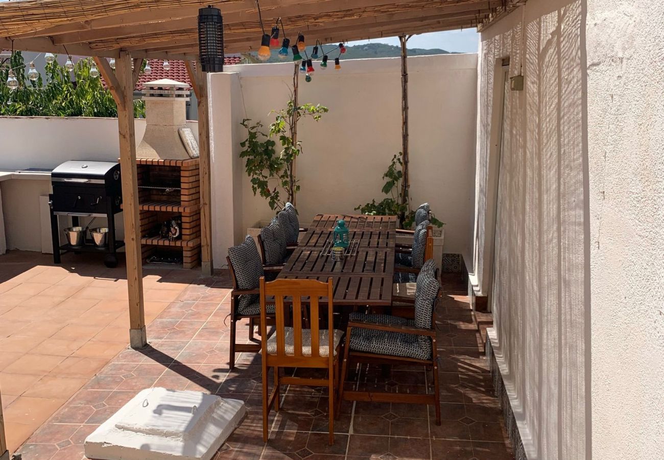 Villa en La Bisbal del Penedés - Escapada a la Costa Dorada con piscina privada