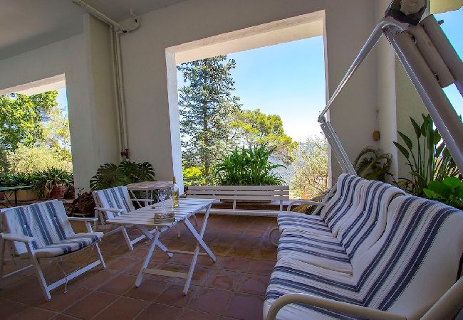 Villa en Castellar del Vallés - Escapada a la montaña con vistas 40km de Barcelona