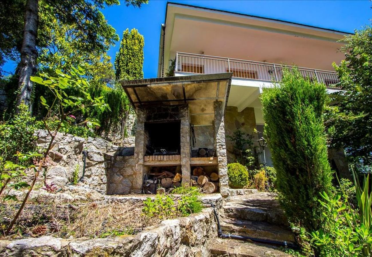 Villa en Castellar del Vallés - Escapada a la montaña con vistas 40km de Barcelona