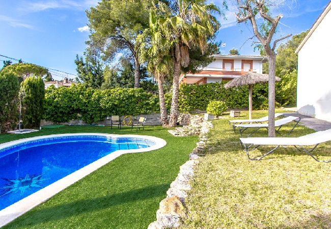 Villa en Cunit - Escapada a la Costa Dorada en Cunit, a 2km del mar