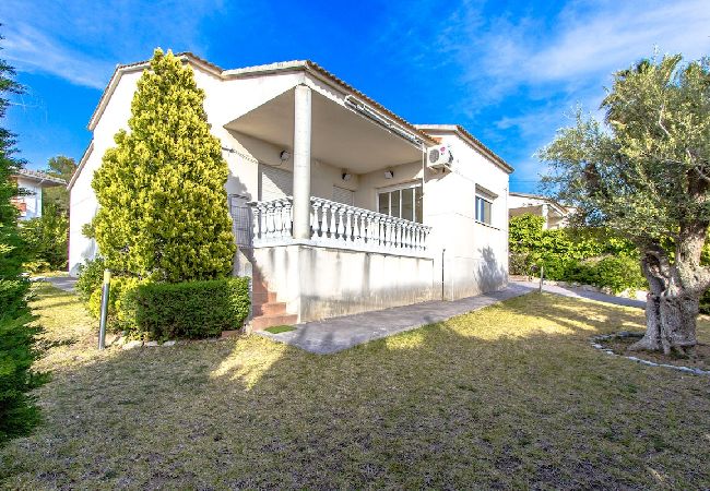 Villa en Cunit - Escapada a la Costa Dorada en Cunit, a 2km del mar