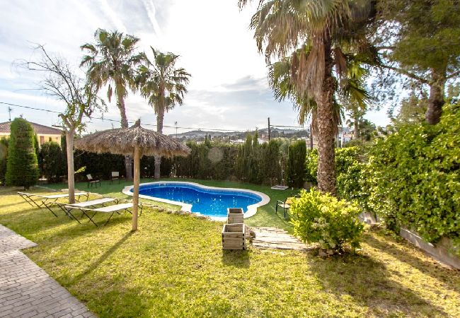 Villa en Cunit - Escapada a la Costa Dorada en Cunit, a 2km del mar