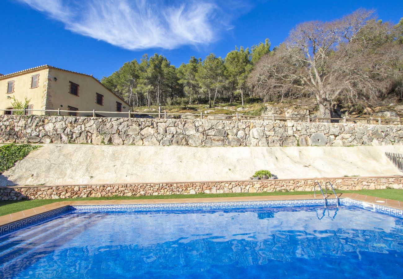 Villa en Puigpelat - ¡Sublime aislamiento en la región vinícola!