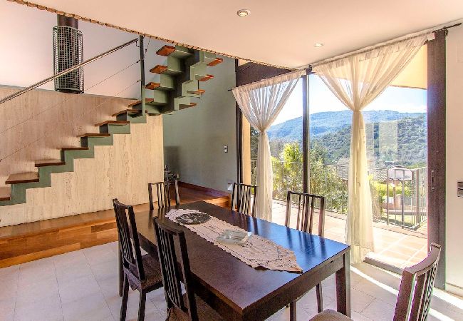 Villa en Caldes De Montbui - Impresionante villa moderna a media hora de BCN! Villa en Caldes De Montbui - Impresionante villa moderna a media hora de BCN!