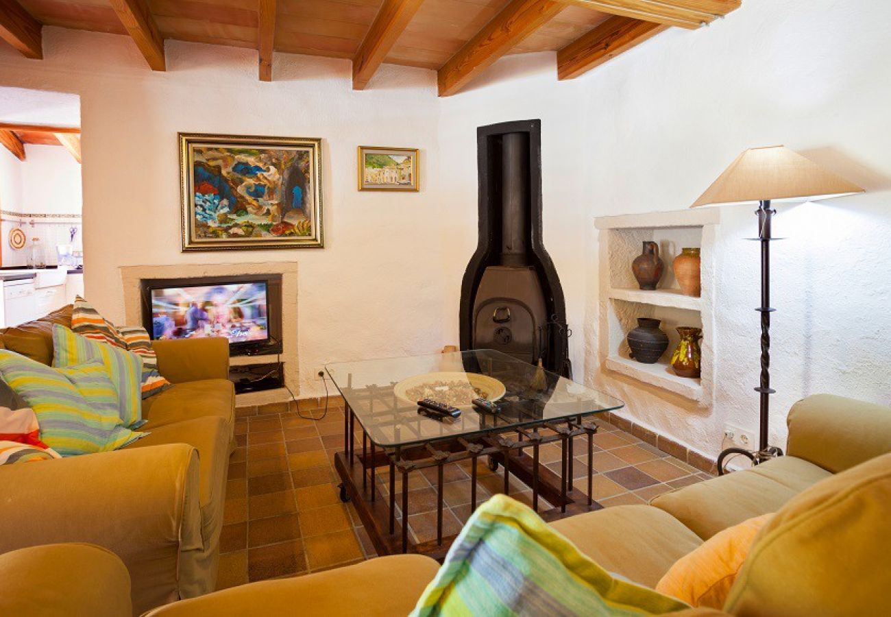 Villa en Palma de Mallorca - Encantadora Villa de Montaña a 8km de la playa
