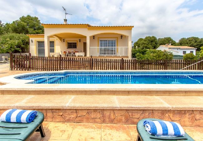 Villa en El Vendrell - Piscina privada en la Costa Dorada, playa a 3km Villa en El Vendrell - Piscina privada en la Costa Dorada, playa a 3km