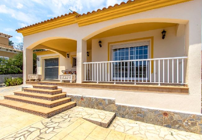 Villa en El Vendrell - Piscina privada en la Costa Dorada, playa a 3km Villa en El Vendrell - Piscina privada en la Costa Dorada, playa a 3km