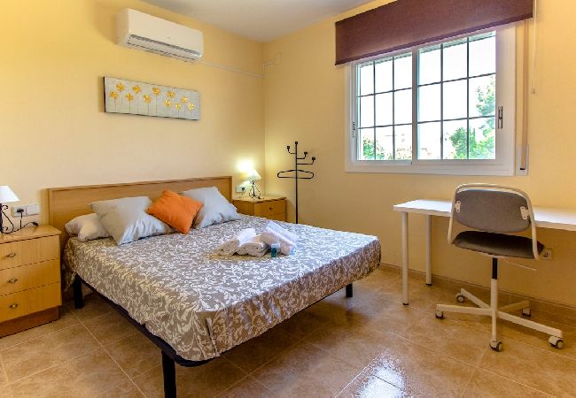 Villa en El Vendrell - Piscina privada en la Costa Dorada, playa a 3km Villa en El Vendrell - Piscina privada en la Costa Dorada, playa a 3km