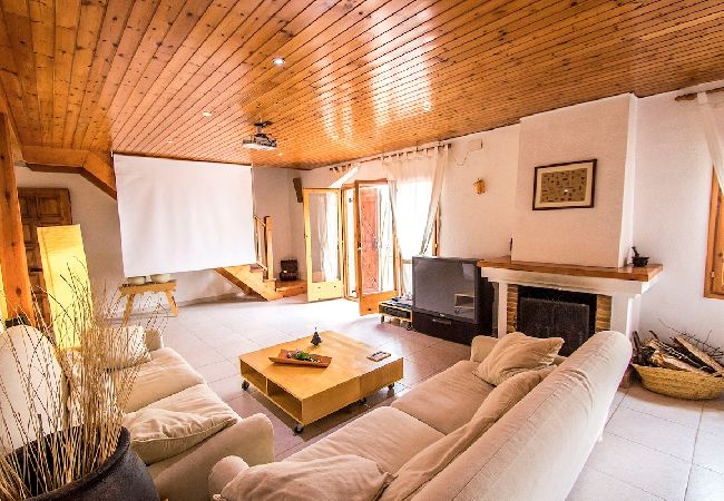 Villa en Sant Cebrià de Vallalta - Chalet estilo suizo cerca de BCN, 10min a playa Villa en Sant Cebrià de Vallalta - Chalet estilo suizo cerca de BCN, 10min a playa