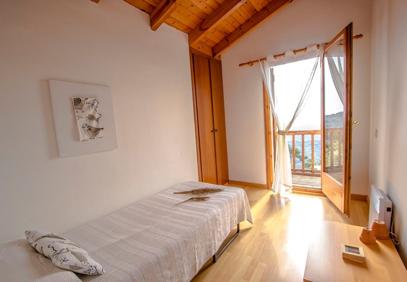 Villa en Sant Cebrià de Vallalta - Chalet estilo suizo cerca de BCN, 10min a playa