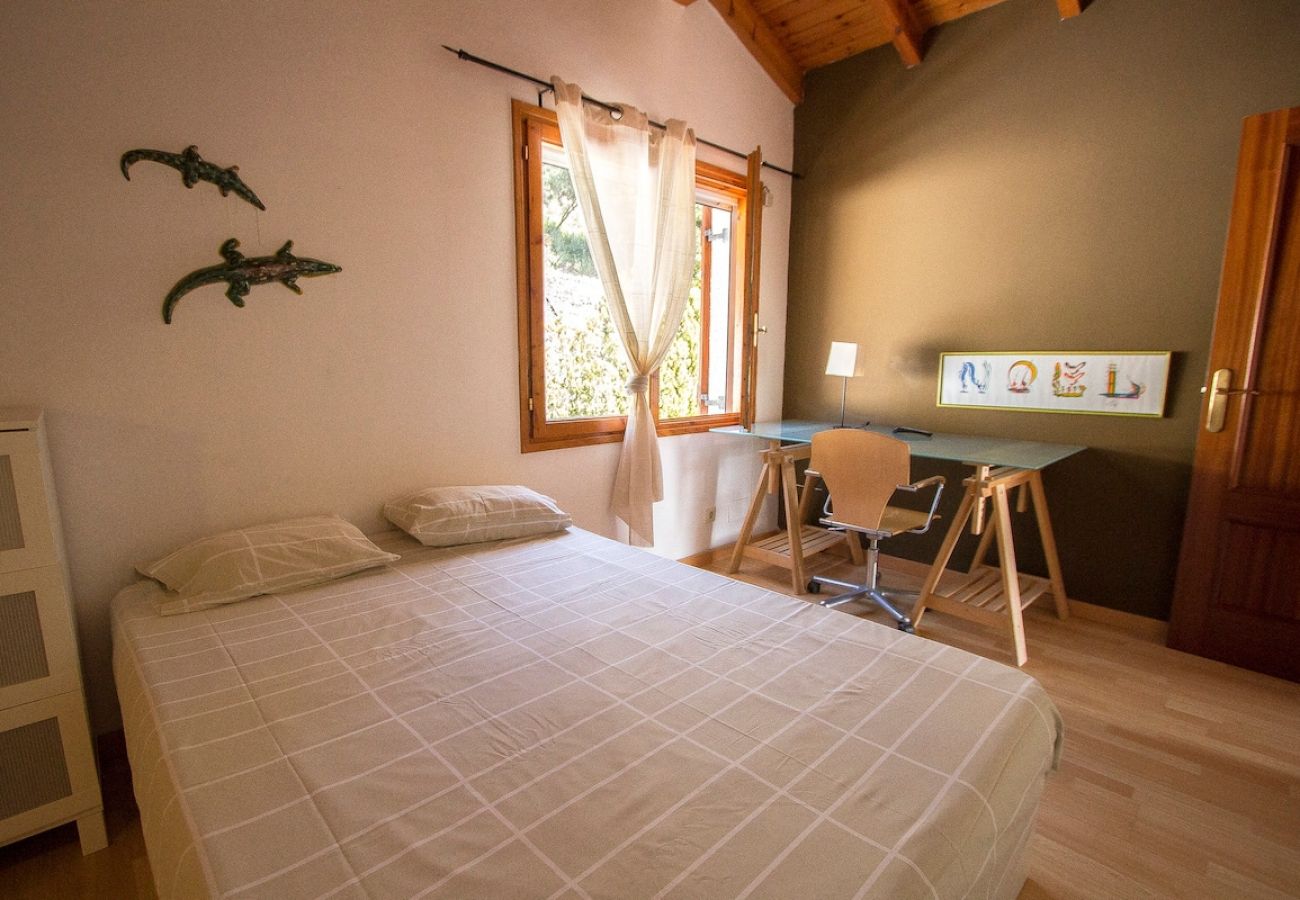 Villa en Sant Cebrià de Vallalta - Chalet estilo suizo cerca de BCN, 10min a playa