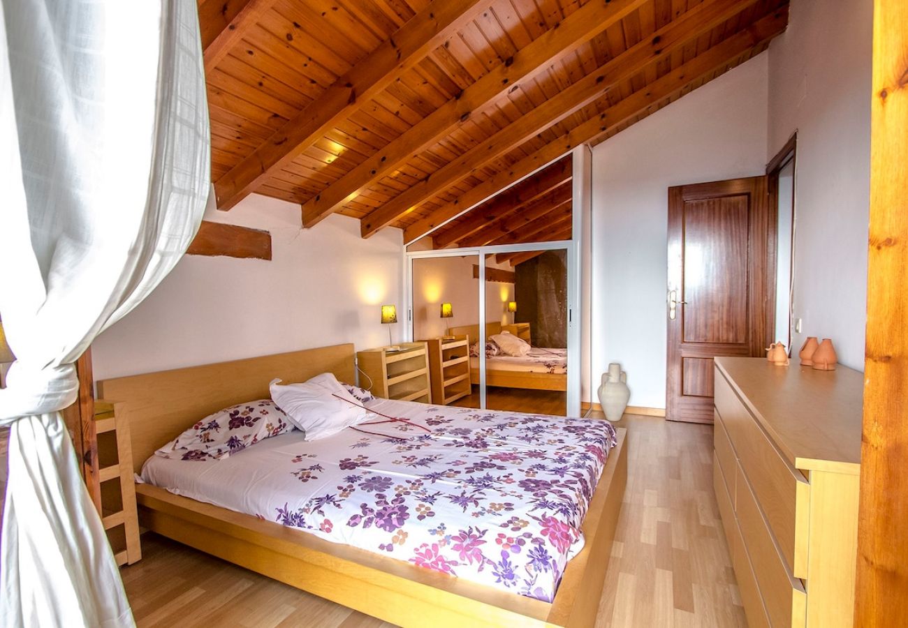 Villa en Sant Cebrià de Vallalta - Chalet estilo suizo cerca de BCN, 10min a playa