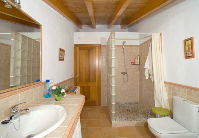 Villa en Palma de Mallorca - Retiro a pie del casco antiguo - 6km de la playa