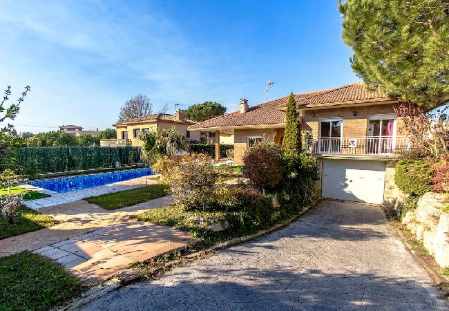 Villa en Sils - ¡Naturaleza, playa y diversión en la Costa Brava!  Villa en Sils - ¡Naturaleza, playa y diversión en la Costa Brava!