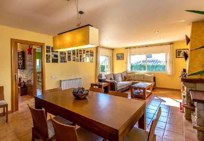 Villa en Sils - ¡Naturaleza, playa y diversión en la Costa Brava!  Villa en Sils - ¡Naturaleza, playa y diversión en la Costa Brava!