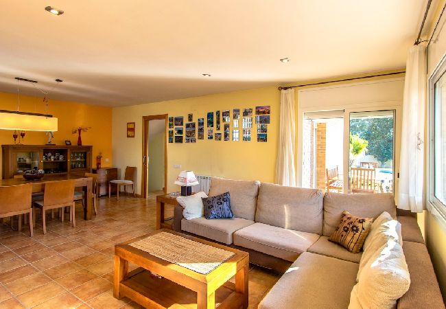 Villa en Sils - ¡Naturaleza, playa y diversión en la Costa Brava!  Villa en Sils - ¡Naturaleza, playa y diversión en la Costa Brava!