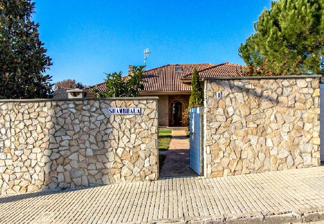 Villa en Sils - ¡Naturaleza, playa y diversión en la Costa Brava!  Villa en Sils - ¡Naturaleza, playa y diversión en la Costa Brava!
