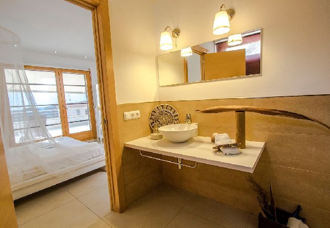 Villa en Sant Cebrià de Vallalta - Magnificencia moderna, a pocos km de la playa! Villa en Sant Cebrià de Vallalta - Magnificencia moderna, a pocos km de la playa!