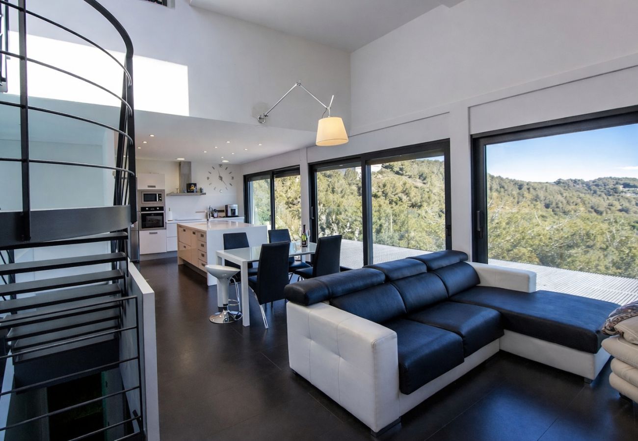 Villa en Castellet i la Gornal - Moderno refugio con piscina privada, playa a 7 km