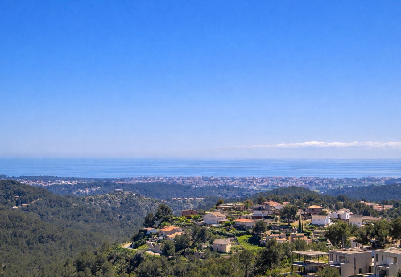 Villa en Castellet i la Gornal - Moderno refugio con piscina privada, playa a 7 km