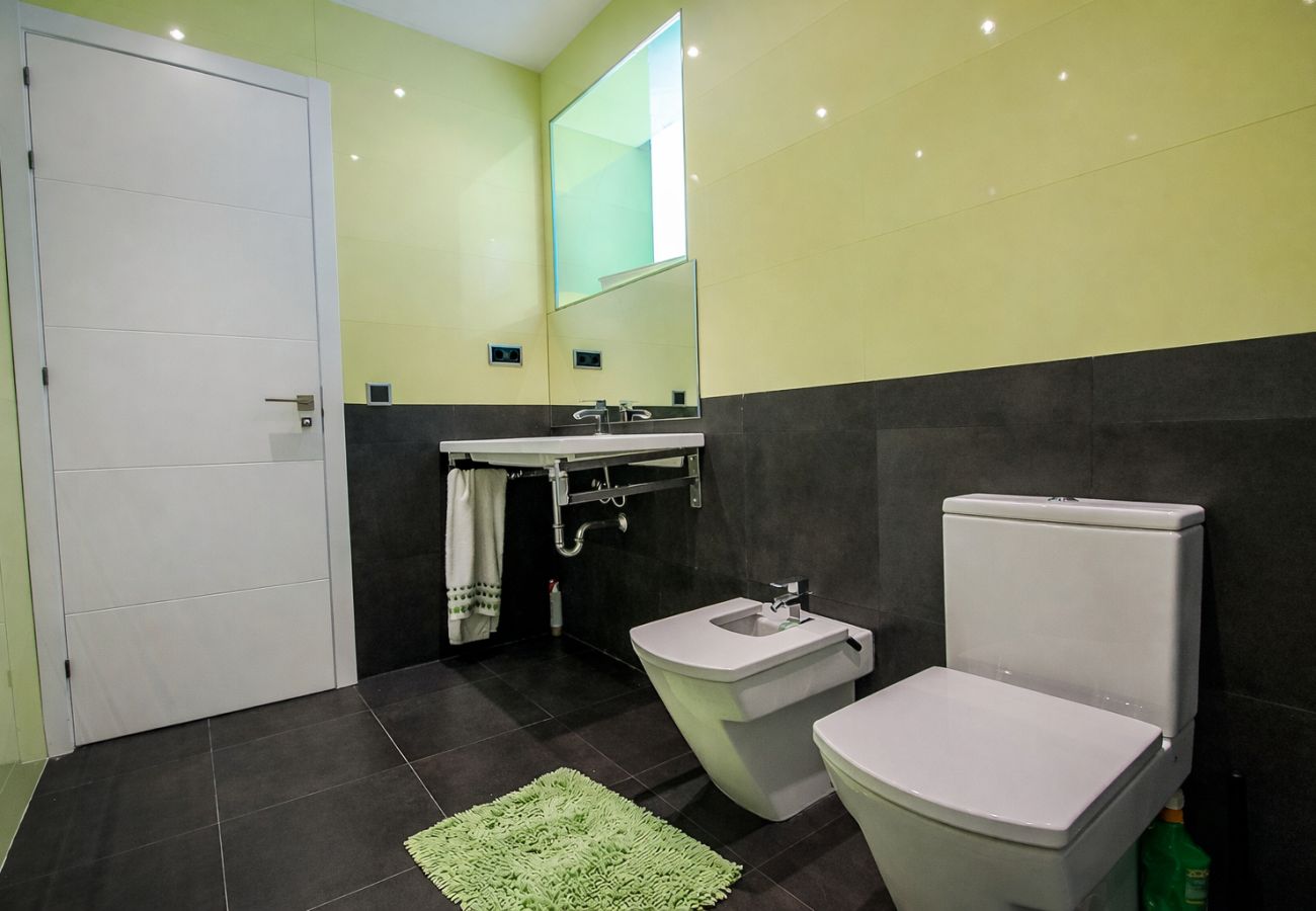 Villa en Castellet i la Gornal - Moderno refugio con piscina privada, playa a 7 km