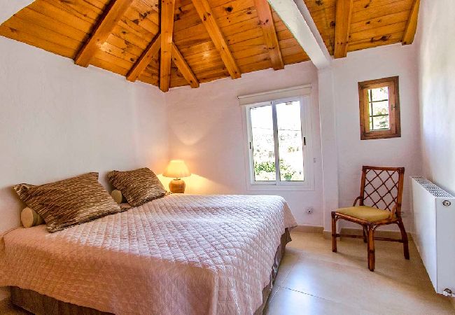 Villa en Pallejà - Majestuosa Villa y Vistas - ¡a 30km de Barcelona! Villa en Pallejà - Majestuosa Villa y Vistas - ¡a 30km de Barcelona!