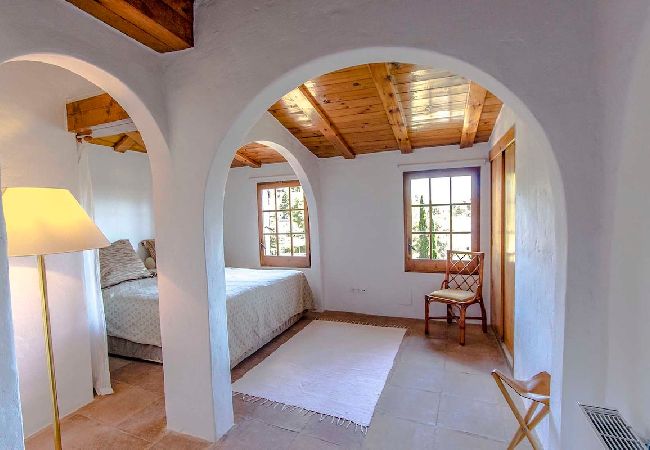 Villa en Pallejà - Majestuosa Villa y Vistas - ¡a 30km de Barcelona! Villa en Pallejà - Majestuosa Villa y Vistas - ¡a 30km de Barcelona!