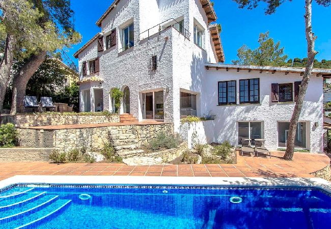 Villa en Pallejà - Majestuosa Villa y Vistas - ¡a 30km de Barcelona! Villa en Pallejà - Majestuosa Villa y Vistas - ¡a 30km de Barcelona!
