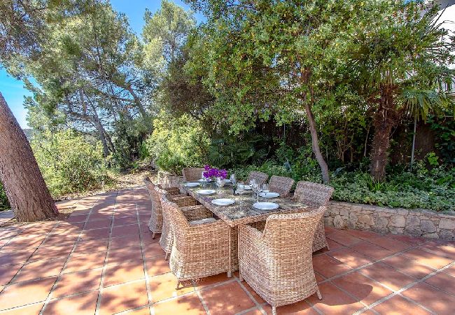 Villa en Pallejà - Majestuosa Villa y Vistas - ¡a 30km de Barcelona! Villa en Pallejà - Majestuosa Villa y Vistas - ¡a 30km de Barcelona!