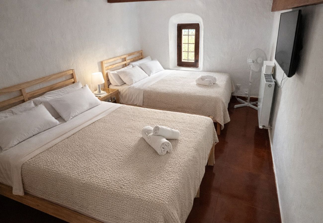 Villa en Pallejà - Majestuosa Villa y Vistas - ¡a 30km de Barcelona!