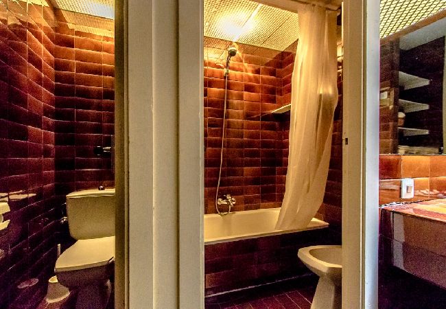 Villa en Vespella de Gaià - ¡Encanto rural en una finca de olivos con piscina! Villa en Vespella de Gaià - ¡Encanto rural en una finca de olivos con piscina!